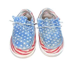 Youth Hey Dude Wally Size 4-4.5 Patriotic Stars and Stripes Red, white, blue